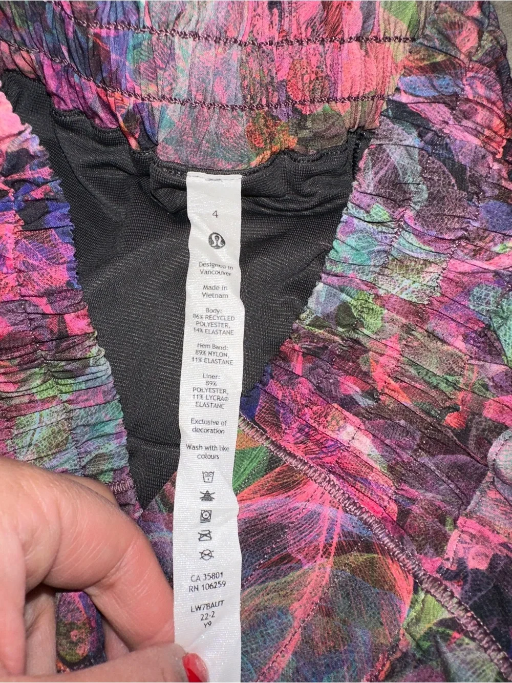 Lululemon Hotty Hot High-Rise Lined Shorts size 4